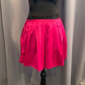 SEXY hot pink satin pleated Forever 21 Medium skirt. Back zipper and button.